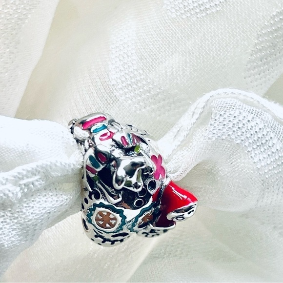 💀 NWOT Coco & Dante Skull Glow-in-the-Dark Charm ✨Halloween - Picture 8 of 15